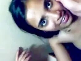 Ebony cutie on leash ხდება სასტიკად ყელსახვევი