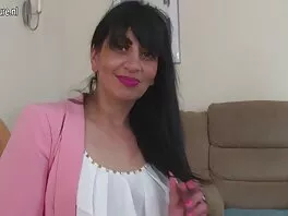 მომაჯადოებელ ბავშვს ბურღავს პლასტიკური ქირურგი