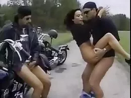Horny Asian Babe მიღების სქელი მამალი შიგნით მისი pussy ყვირის