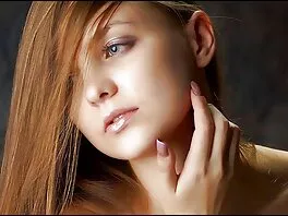 გამხდარი შავგვრემანი ბავშვი გაანადგურებს კარგად ჩამოკიდებულ ძმაკაცს